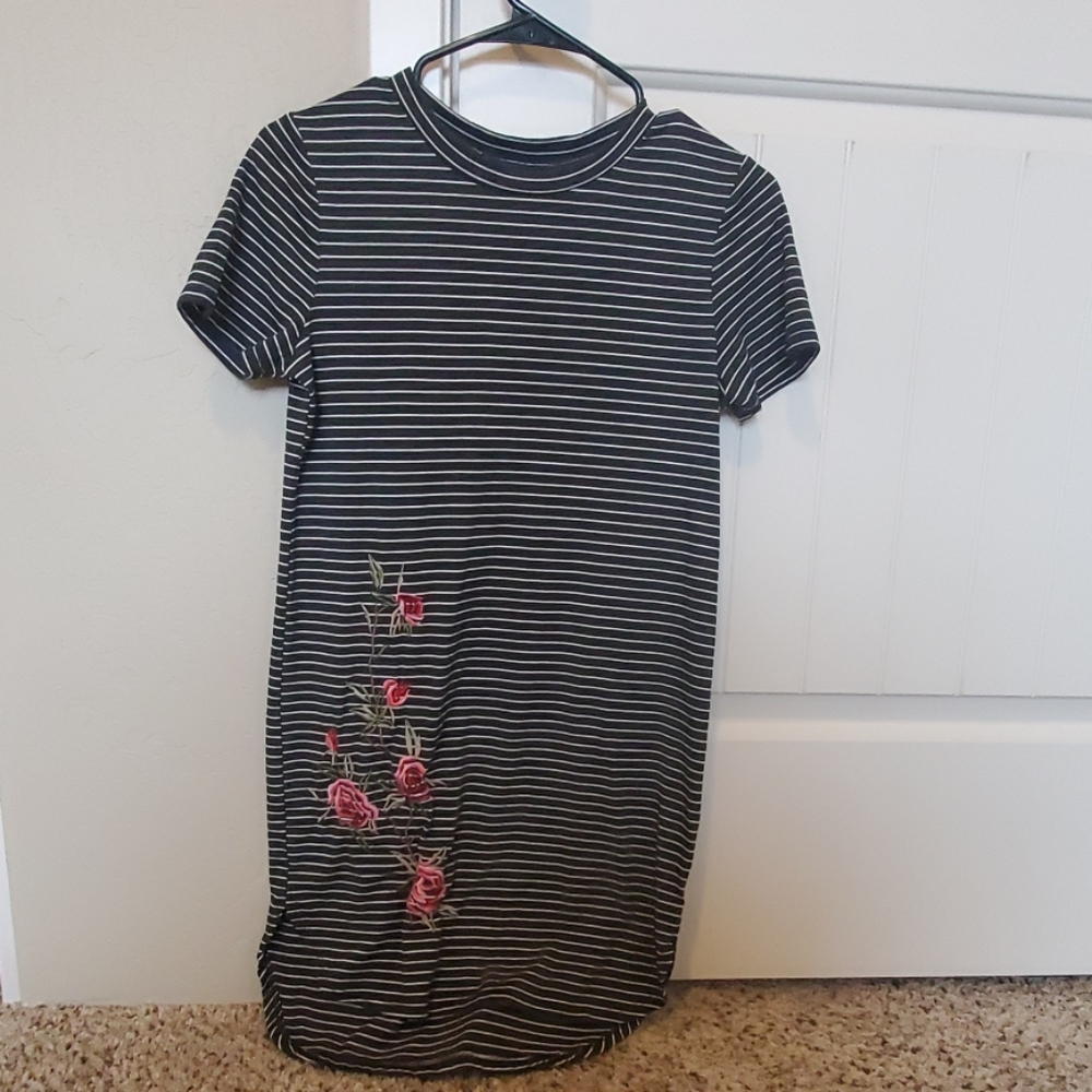 Embroidered T shirt Dress